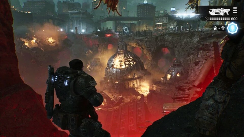 В Gears of War: E-Day нет фоторежима, и это обидно Gears of War: E-Day — очень красивая игра. Слишком красивая, чтобы обходиться без фоторежима. Тем не менее его нет: The Coalition не стала ломать традицию серии, в которой фоторежима не было никогда. Об этом пишет Kotaku, получивший игру до релиза. А жаль, потому что новый эксклюзив Xbox претендует на звание одной из самых красивых игр 2026 года.